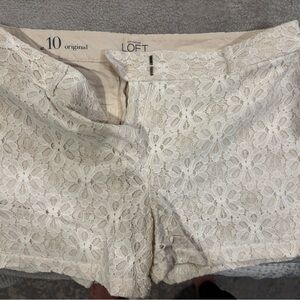 LOFT Women's Cream Lace Shorts size 10